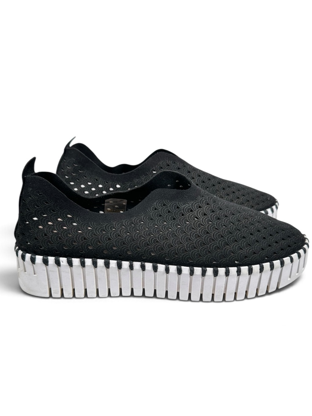 ILSE JACOBSEN Tulip Sneaker in black